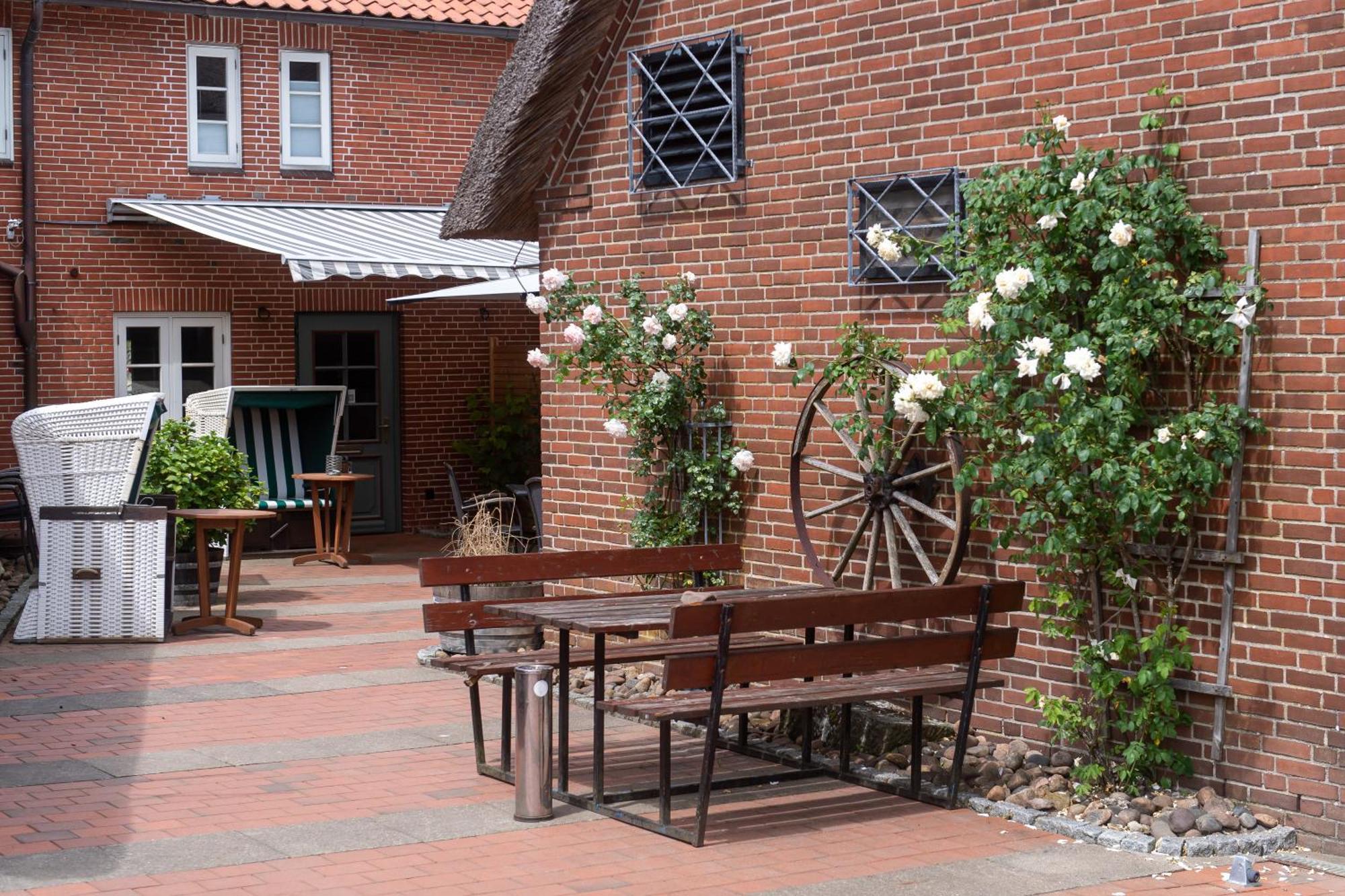 Tetens Gasthof Süderlügum エクステリア 写真