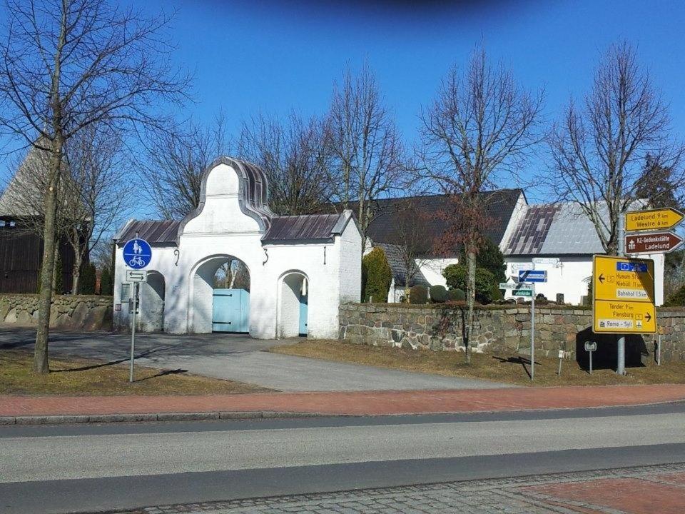 Tetens Gasthof Süderlügum エクステリア 写真